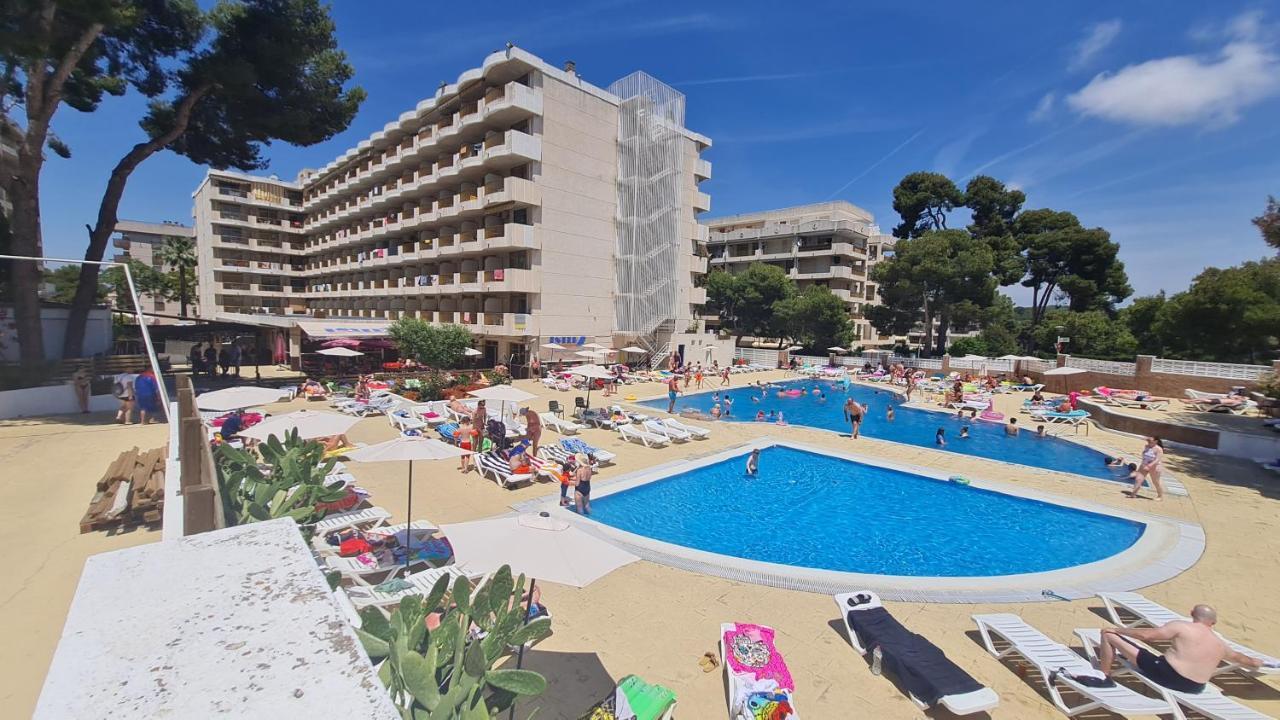 Bonito Apartamento Con Piscina 살루 외부 사진